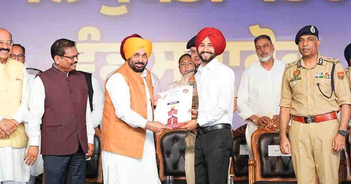 CM Bhagwant Mann handed over appointment letters.jpg