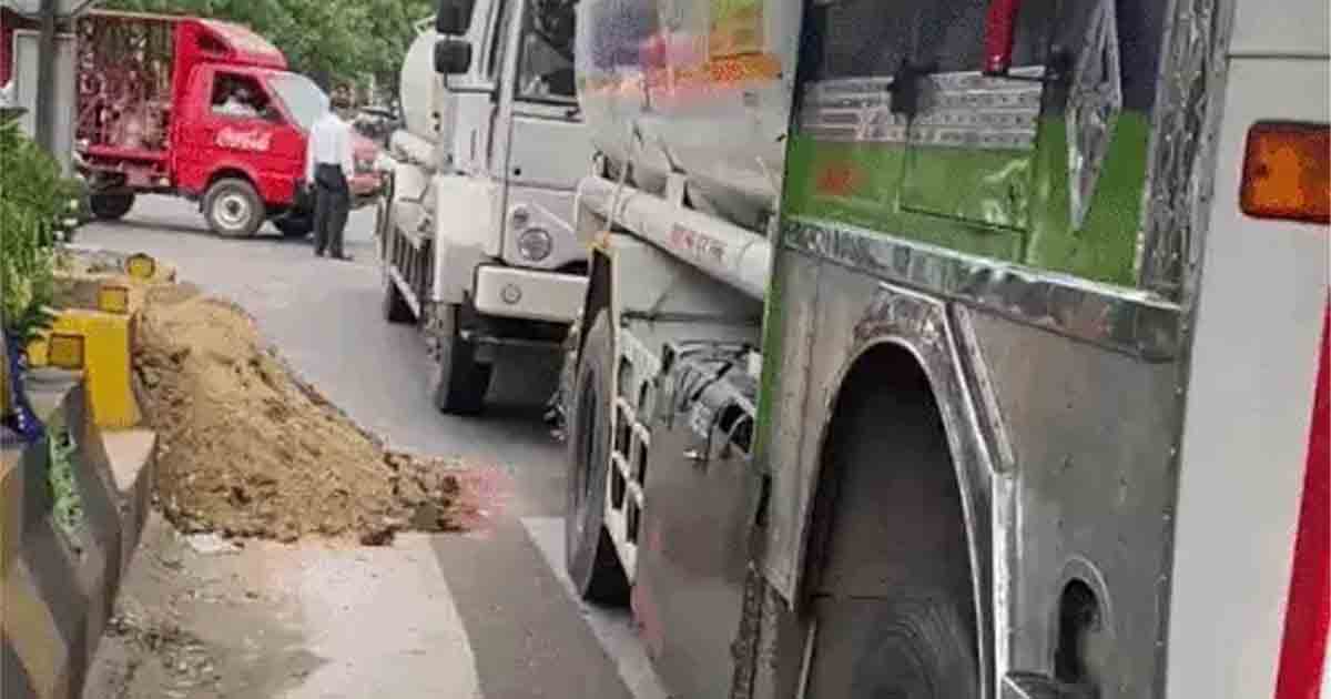 Collision between petrol tanker and car in Jalandhar.jpg