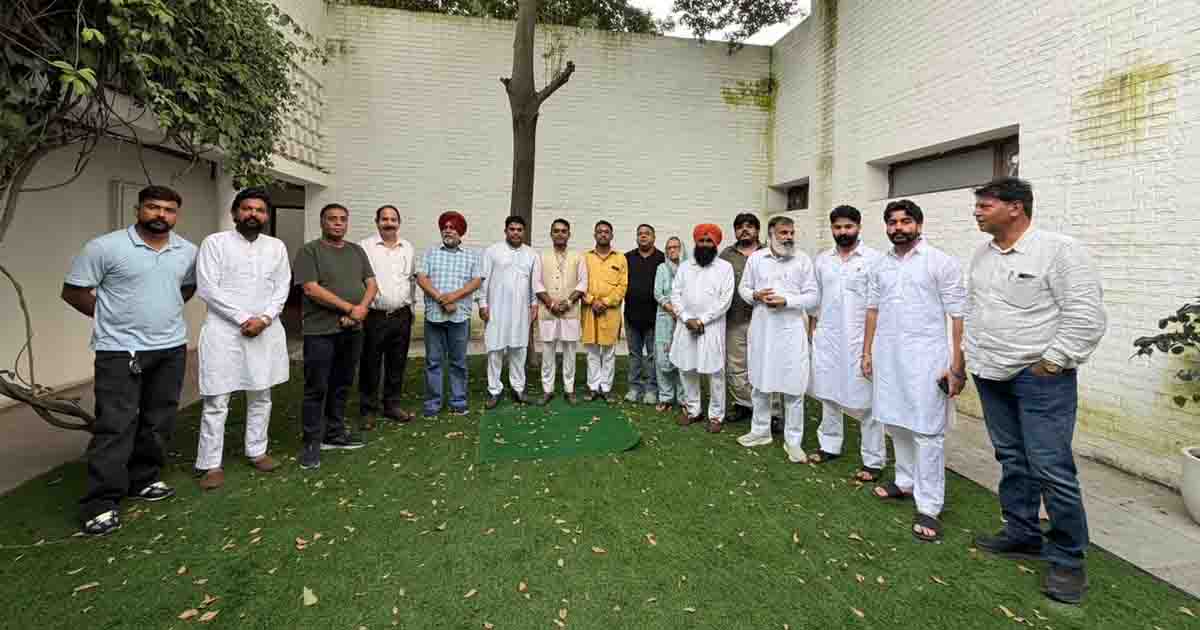 Several prominent leaders joined the AAP.jpg