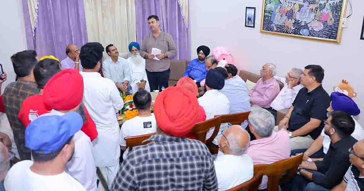 Mayor Vaneet Dhir.jpg