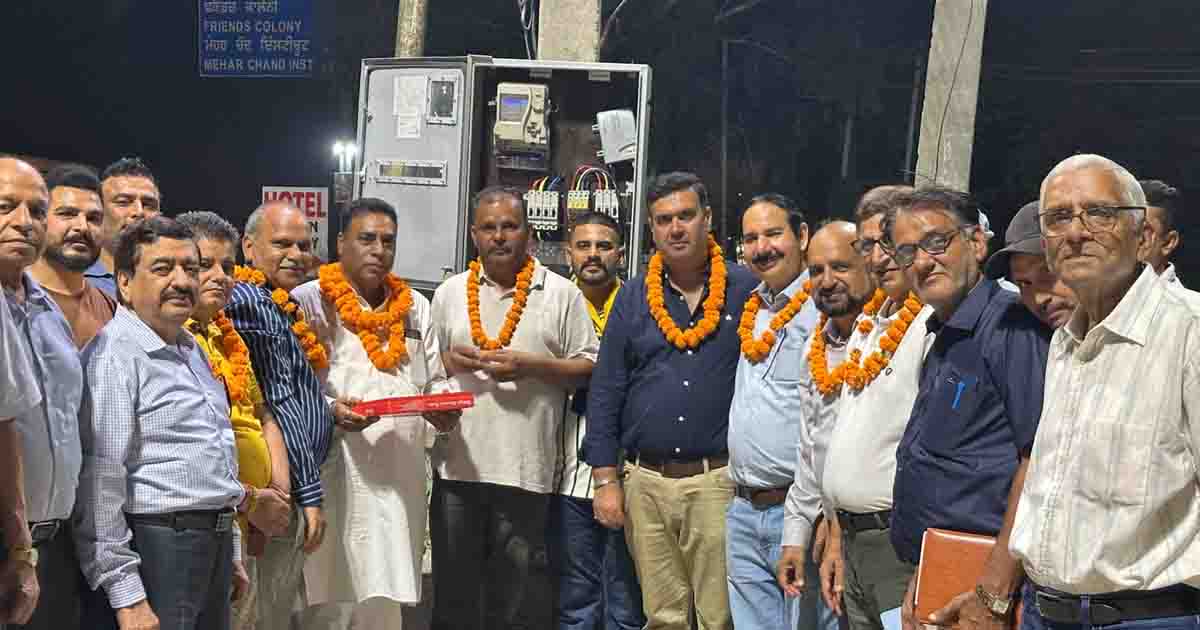 विकास कामों का उद्घाटन करते जालंधर नार्थ हलके के इंचार्ज और मेयर वनीत धीर