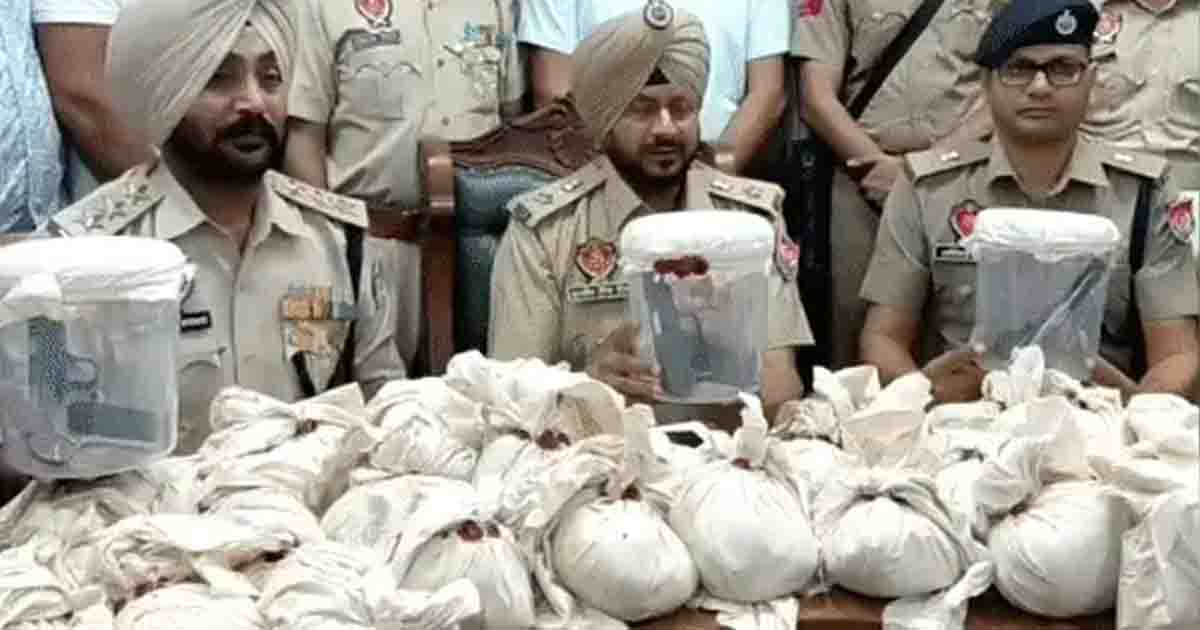 Punjab News: नशा तस्करी के बड़े नेटवर्क का भंडाफोड़, 47.332 किलो हेरोइन के साथ 4 गिरफ्तार
