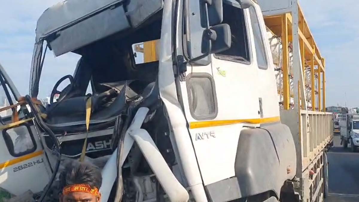 नेशनल हाईवे पर भीषण हादसा, CNG सिलेंडरों से भरे ट्रक और टिप्पर की टक्कर
