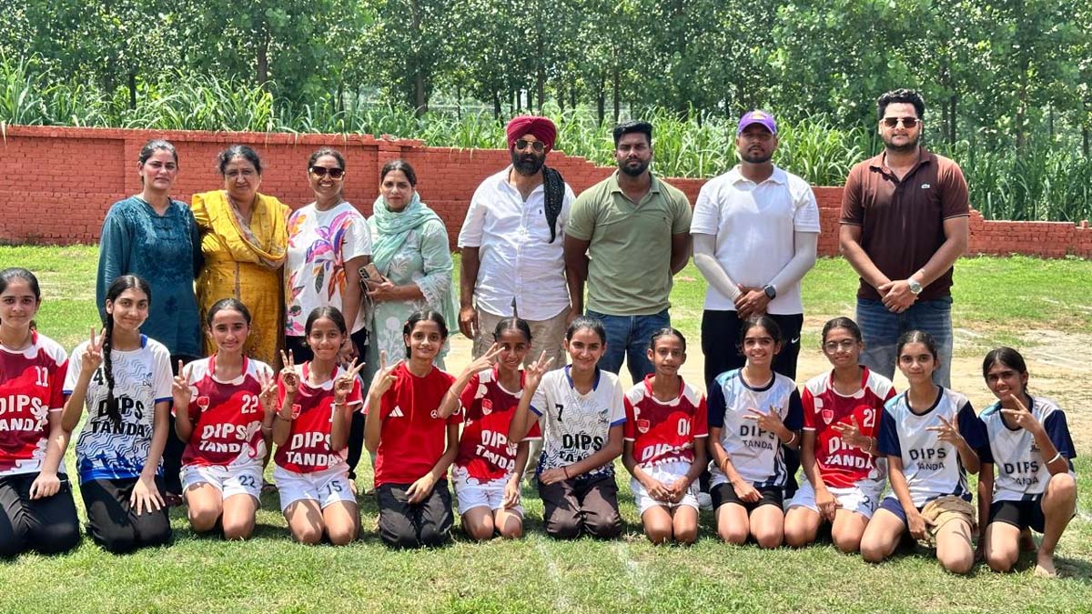 डिप्स स्कूल टांडा की छात्राओं ने खो-खो में लहराया परचम, अंडर-17 टीम बनी चैंपियन