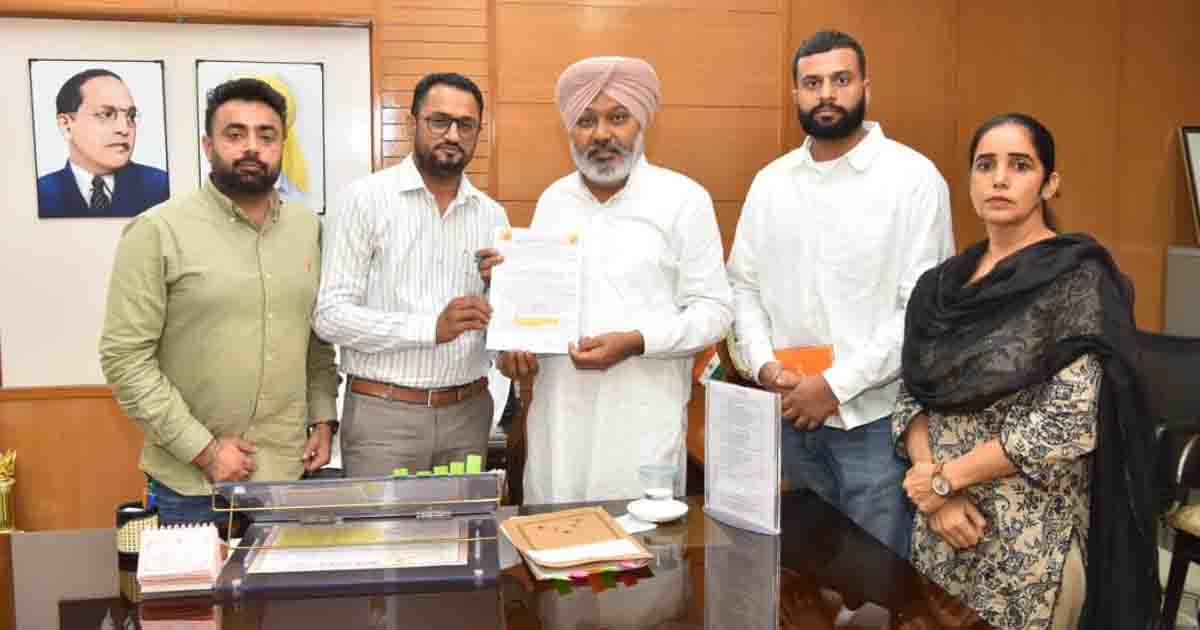 Punjab News: वित्त मंत्री द्वारा विभिन्न कर्मचारी यूनियनों के साथ बैठकें; संबंधित विभागों को वित्त एवं कार्मिक विभाग के हस्तक्षेप वाले मामलों में तेजी लाने के निर्देश