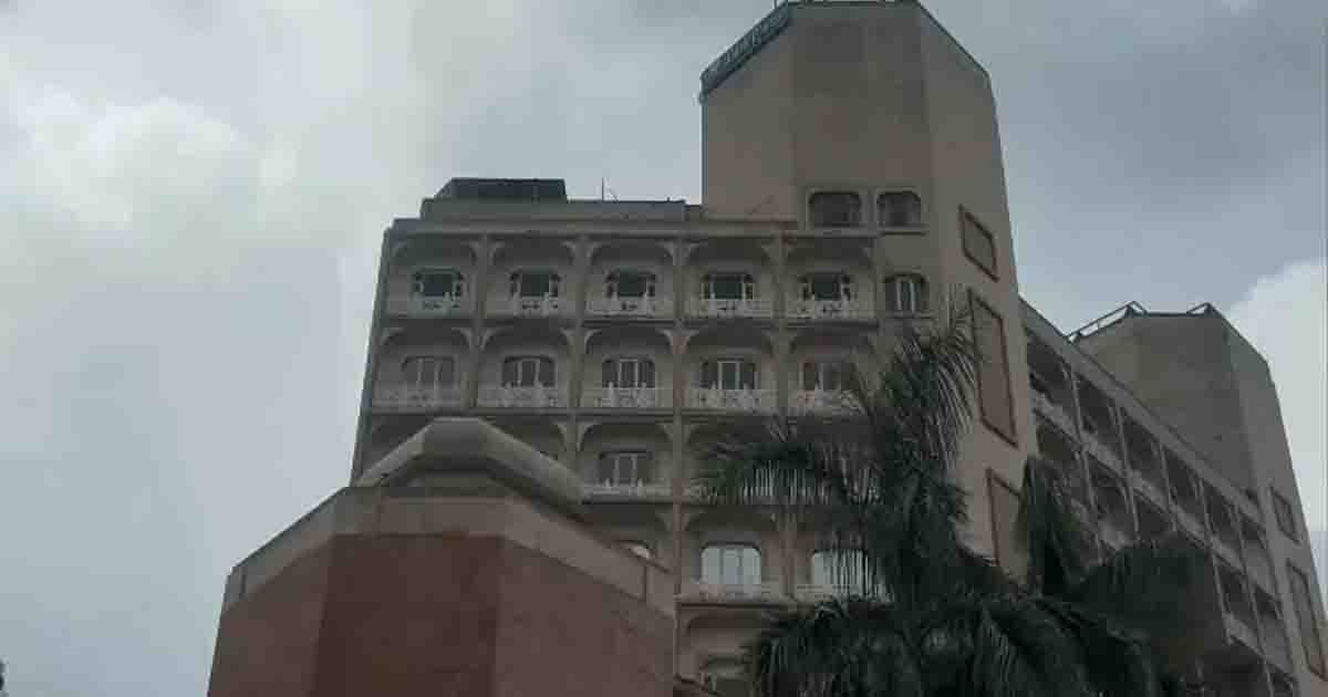 Punjab News: पंजाब के चर्चित होटल में रेड से हड़कंप, कई कमरे और सैलून सील; जाने पूरा मामला  