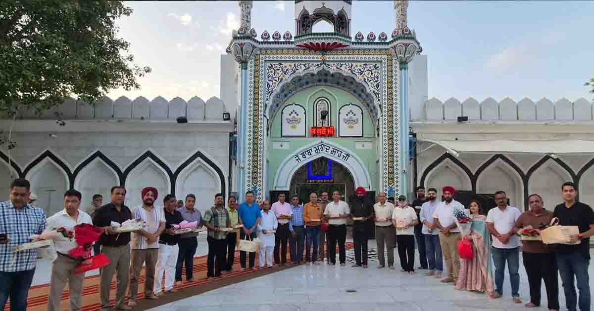 जालंधर जिमखाना क्लब चुनाव में जीत के बाद नितिन कोहली ने अचीवर्स ग्रुप के साथ डेरा बाबा मुराद शाह जी में टेका माथा