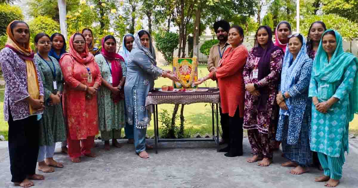 Jalandhar News: सेंट सोल्जर ग्रुप में श्रद्धा एवं भक्ति भाव से आयोजित हुआ पूजा समारोह