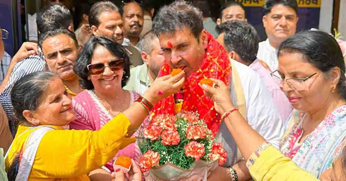 Jalandhar News: मेयर विनीत धीर ने जालंधर नॉर्थ में नए कार्यालय का किया शुभारंभ, लोगों की समस्याएं सुनने का रहेगा केंद्र