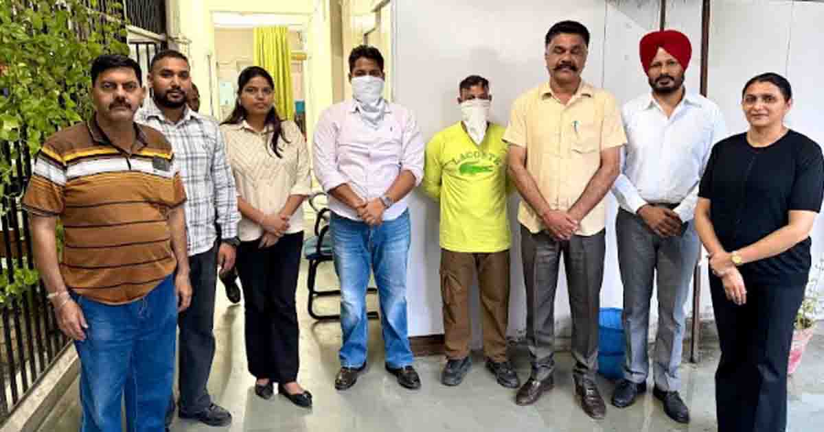  Punjab News: विजीलेंस ब्यूरो का एक्शन, पटवारी और निजी एजेंट को रिश्वत लेते रंगे हाथों किया काबू