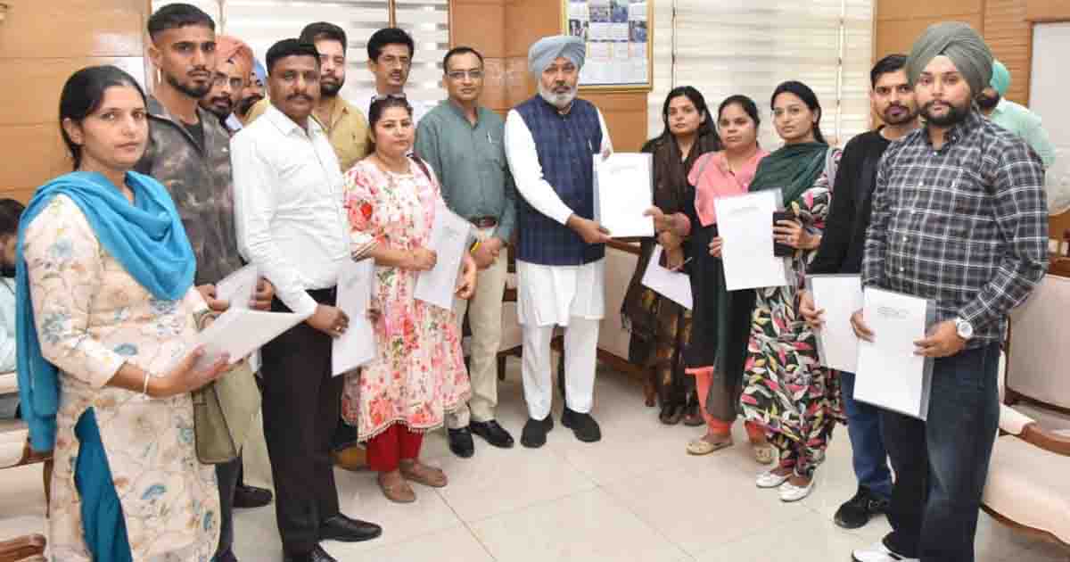 Punjab News: भगवंत मान सरकार ने परिवहन विभाग में उम्मीदवारों को नियुक्ति पत्र किए वितरित 