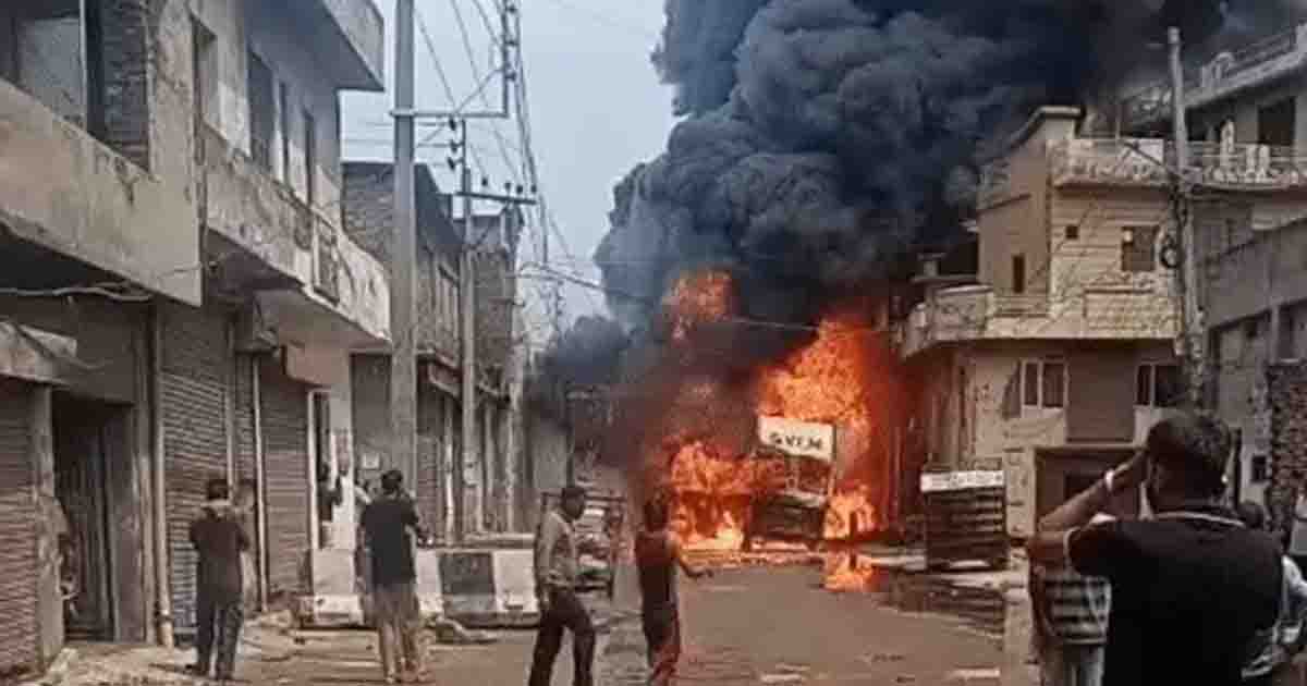 Punjab News: केमिकल से भरे ट्रक में लगी आग, हाई-वोल्टेज तारों से टकराया