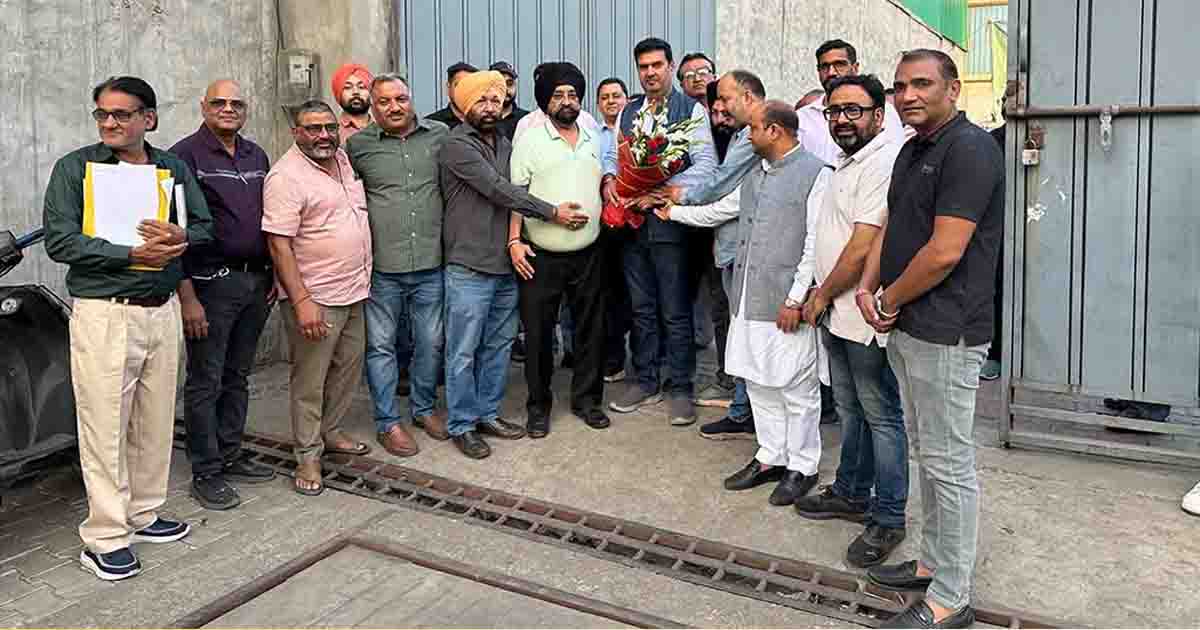 Jalandhar News: गदईपुर की सीवरेज, सड़क और स्ट्रीट लाइट की समस्याओं का प्राथमिकता के आधार पर होगा समाधान: मेयर वनीत धीर
