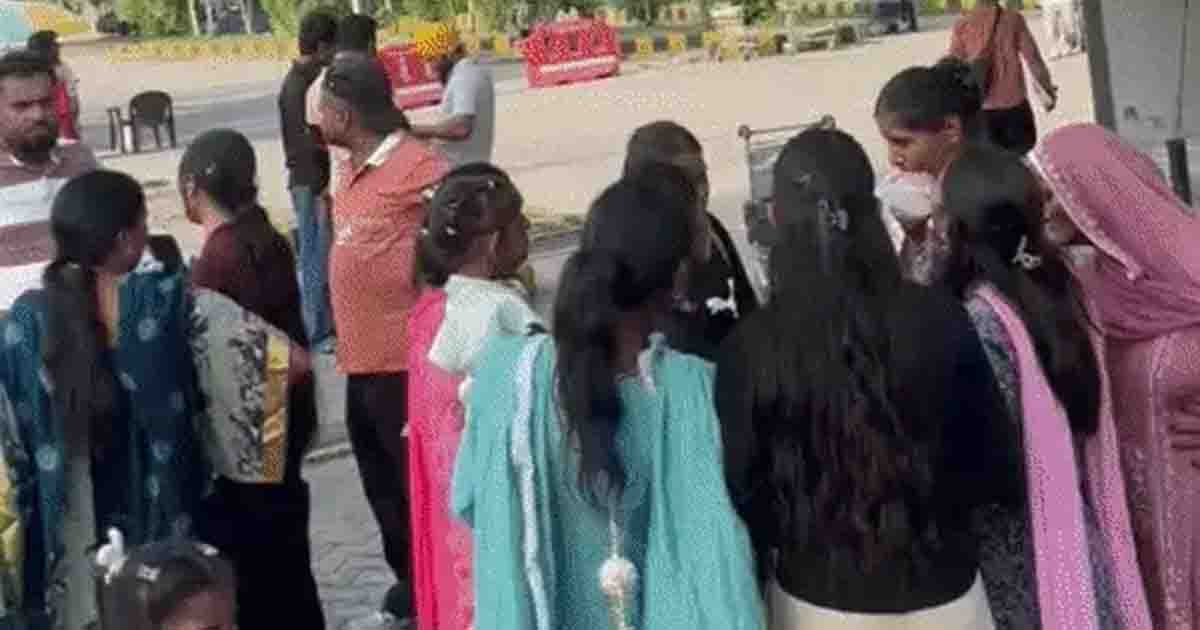 Punjab News: एयरपोर्ट पर फ्लाइट में 17 घंटे की देरी: यात्रियों ने किया हंगामा, बच्चों संग करना पड़ा इंतजार