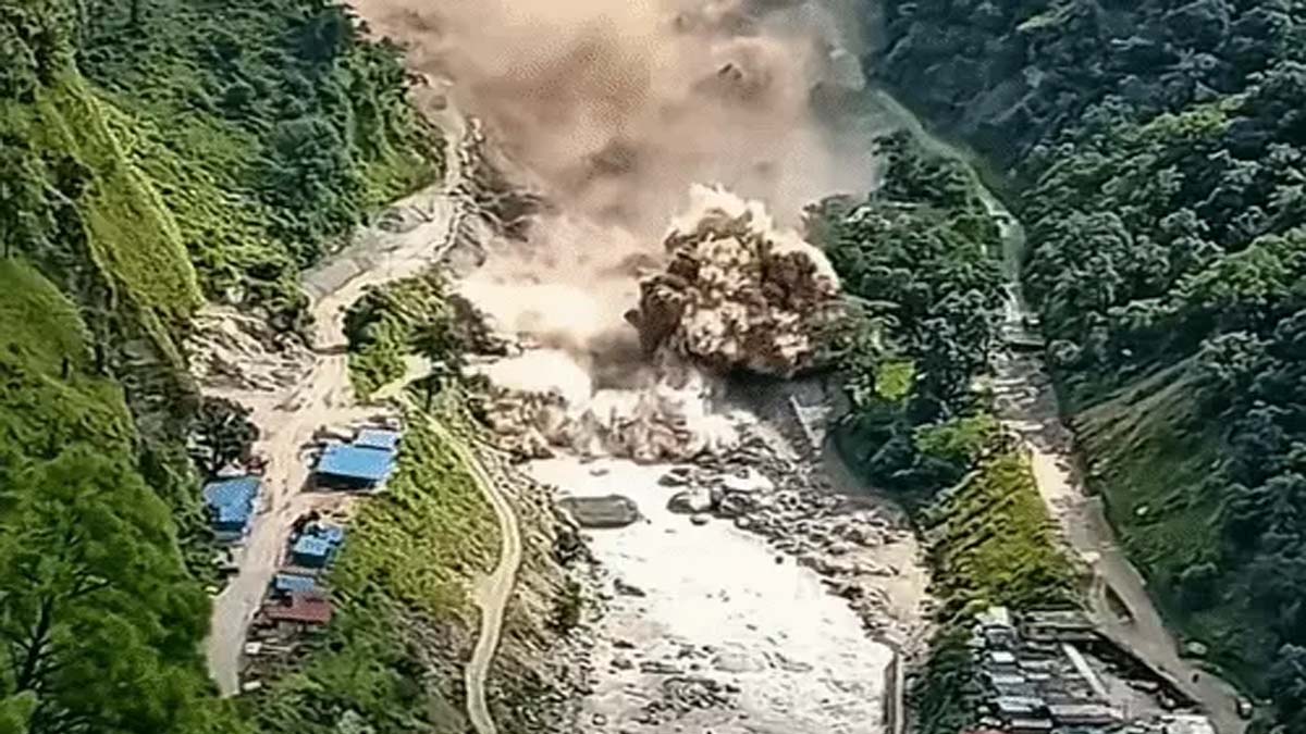 नेपाल-तिब्बत सीमा पर फिर फटी झील, बाढ़ का खतरा बढ़ा