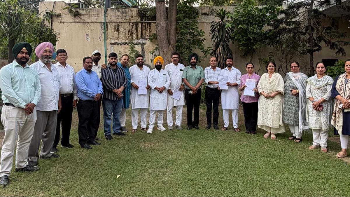 हाउस मीटिंग से पहले कांग्रेस पार्षदों की बैठक, एजेंडे पर जताई आपत्ति