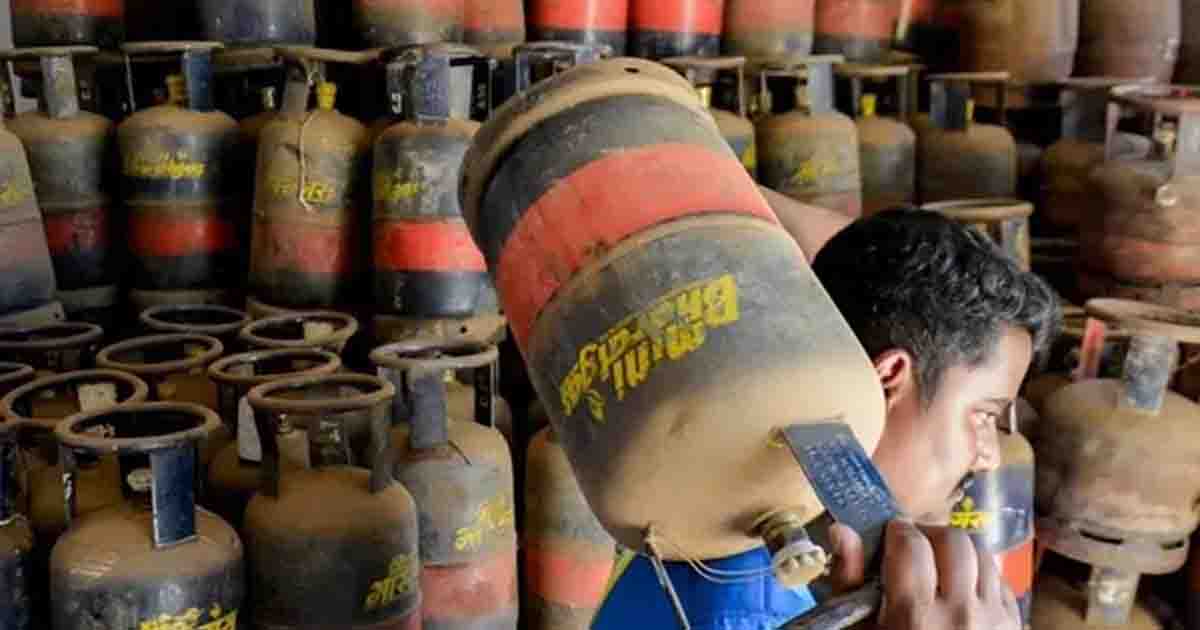  LPG Cylinder Price Cut: गैस सिलेंडरों के रेट में भारी कटौती, सस्ता हो गया LPG गैस, जाने नया रेट