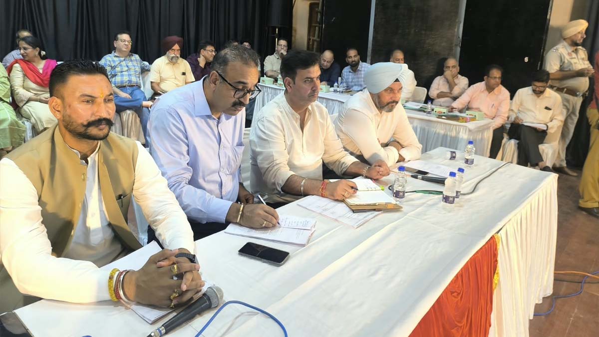 जालंधर नगर निगम हाउस की बैठक में हंगामा, विज्ञापन और यूनिपोल के मुद्दे पर भिड़े पार्षद