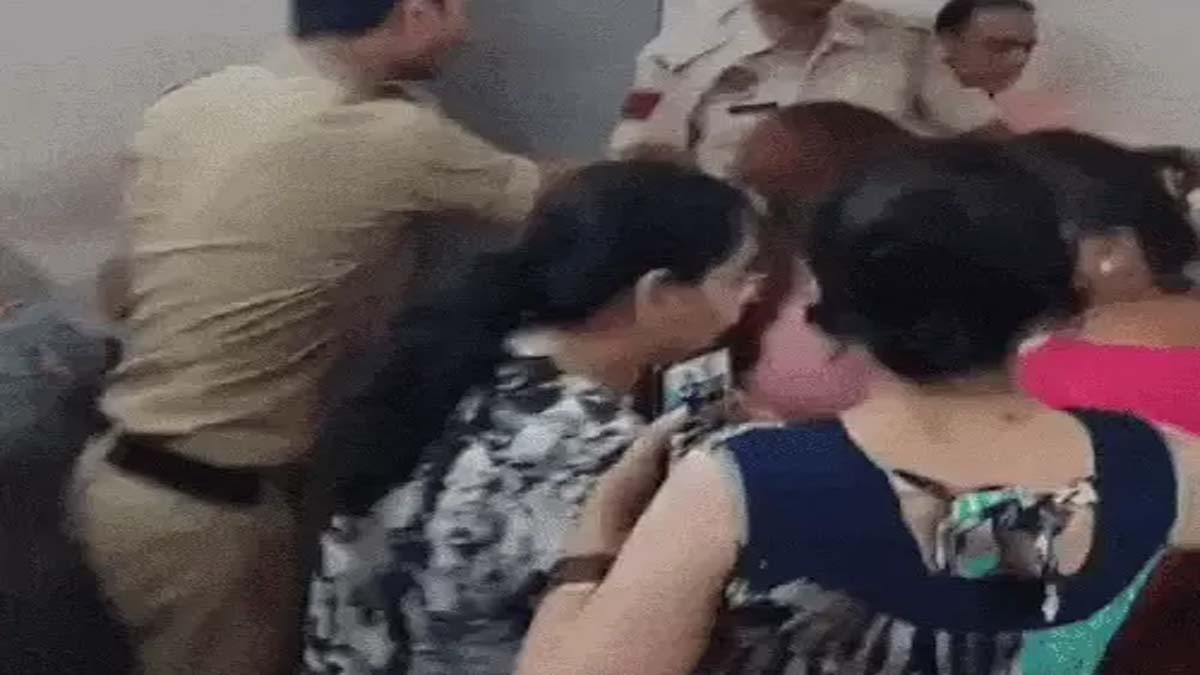 Jalandhar News: जालंधर में पेट्रोल पंप पर डीजल को लेकर बवाल, ग्राहक ने लगाए गड़बड़ी के आरोप, मौके पर पहुंची पुलिस