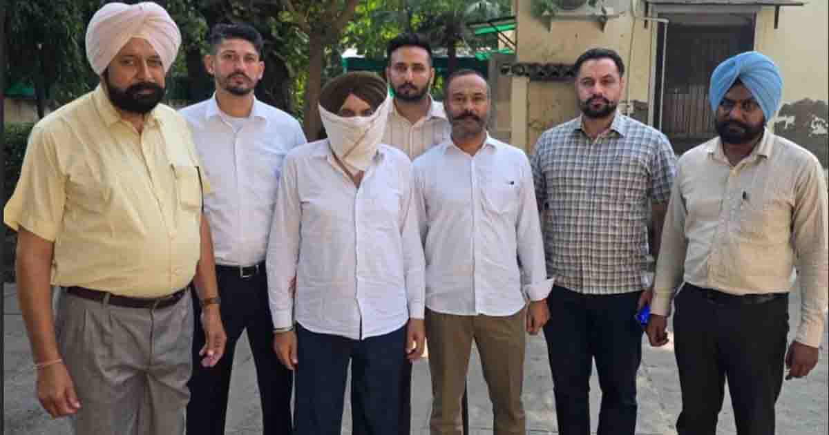 Punjab News: विजिलेंस का एक्शन, रिश्वत लेते पंचायत सचिव को रंगे हाथों किया काबू