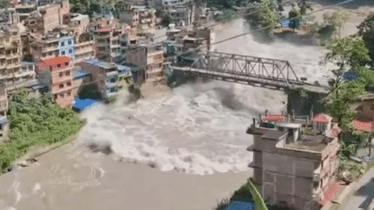 Nepal Flood: नेपाल में बाढ़ ने मचाई तबाही, 17 लोगों की मौत; 384 लापता, 105 भारतीय भी शामिल