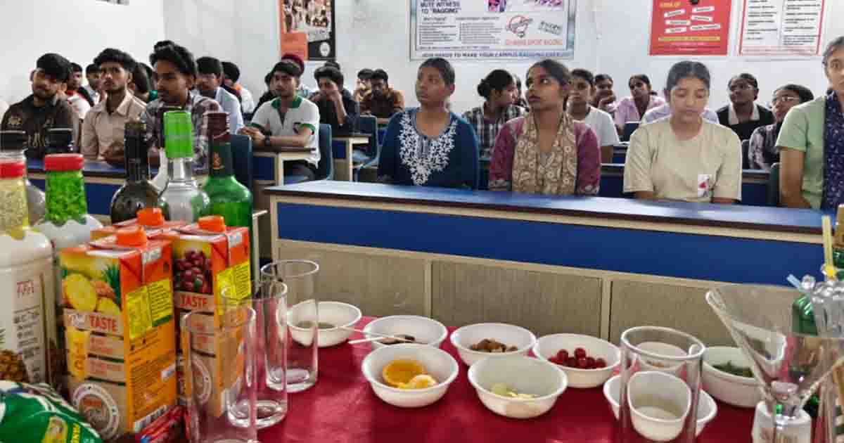 Jalandhar News: सेंट सोल्जर इंस्टीट्यूट ऑफ होटल मैनेजमेंट द्वारा विद्यार्थियों के लिए मॉकटेल वर्कशॉप का आयोजन