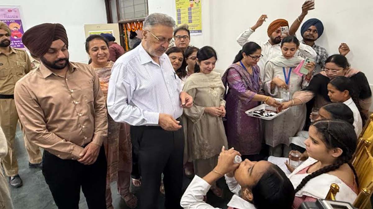पंजाब में 71 लाख बच्चों को दी जाएगी एल्बेंडाजोल की गोली, डॉ. बलबीर सिंह ने अभियान का किया शुभारंभ