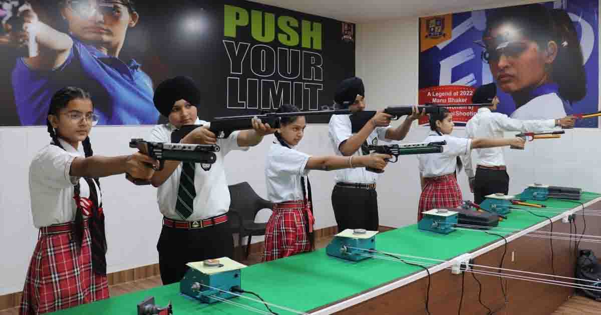 DIPS News: जिला स्तरीय एयर पिस्टल मुकाबले में स्वर्ण व रजत पदक, दोनों खिलाड़ियों का राज्य स्तर के लिए चयन
