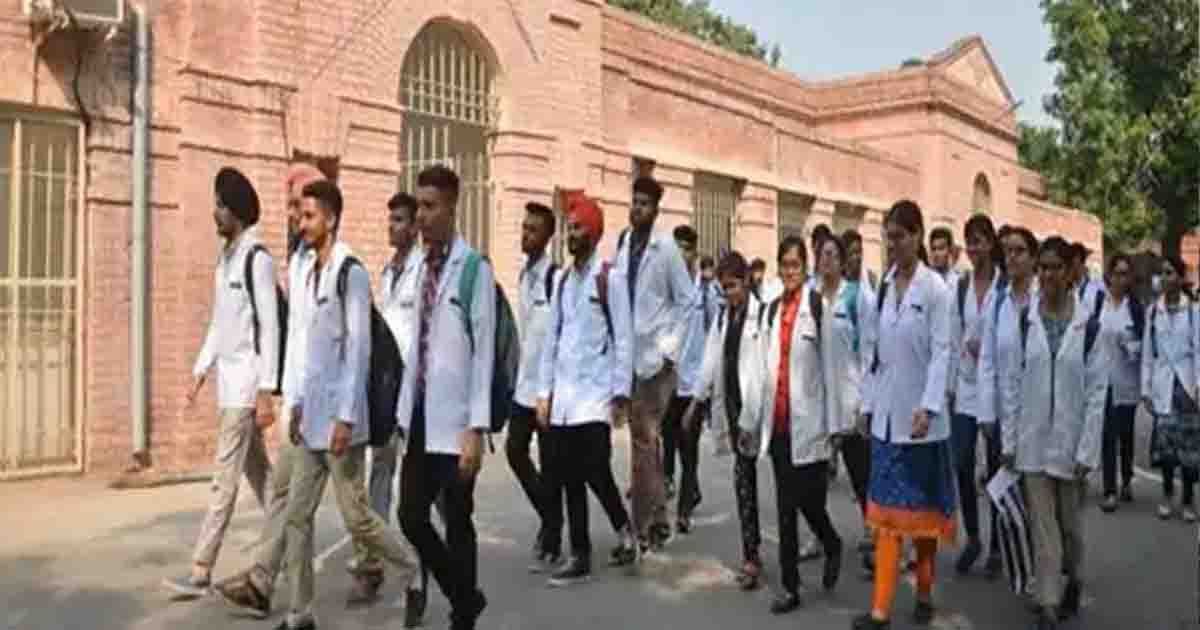 Punjab News: मेडिकल कॉलेज हॉस्टल में रैगिंग का मामला, 2025 बैच के 8 सीनियर छात्र सस्पेंड