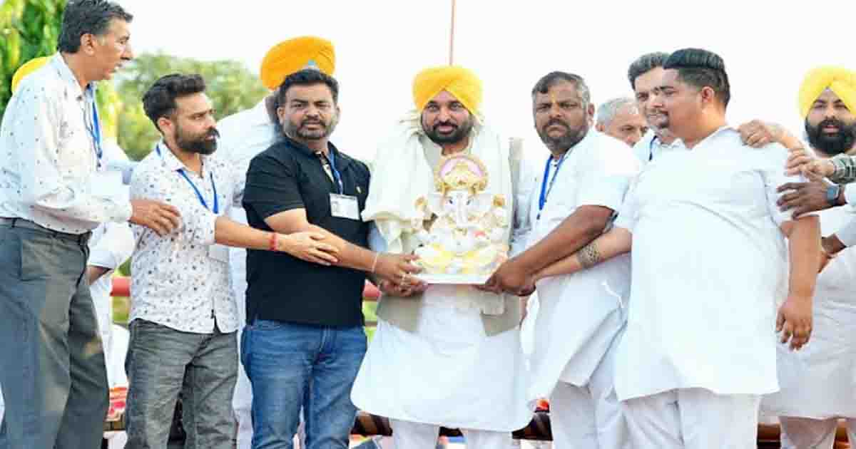 Punjab News: मुख्यमंत्री भगवंत सिंह मान ने श्री आनंदपुर साहिब के गांव जिंदवड़ी में ‘लोक मिलनी’ कार्यक्रम को किया संबोधित