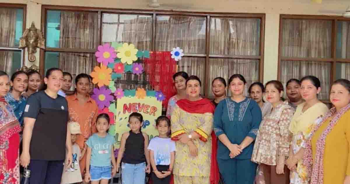 Jalandhar News: सेंट सोल्जर डिवाइन पब्लिक स्कूल ने जोशपूर्ण जुंबा सत्र के साथ ‘मदर्स हैप्पीनेस क्लब’ का किया शुभारंभ