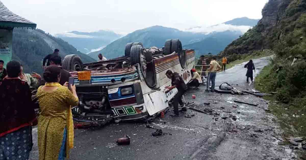Chamba Bus Accident: चुराह में निजी बस खाई में गिरी, चालक-परिचालक समेत 10 की मौत, कई गंभीर घायल