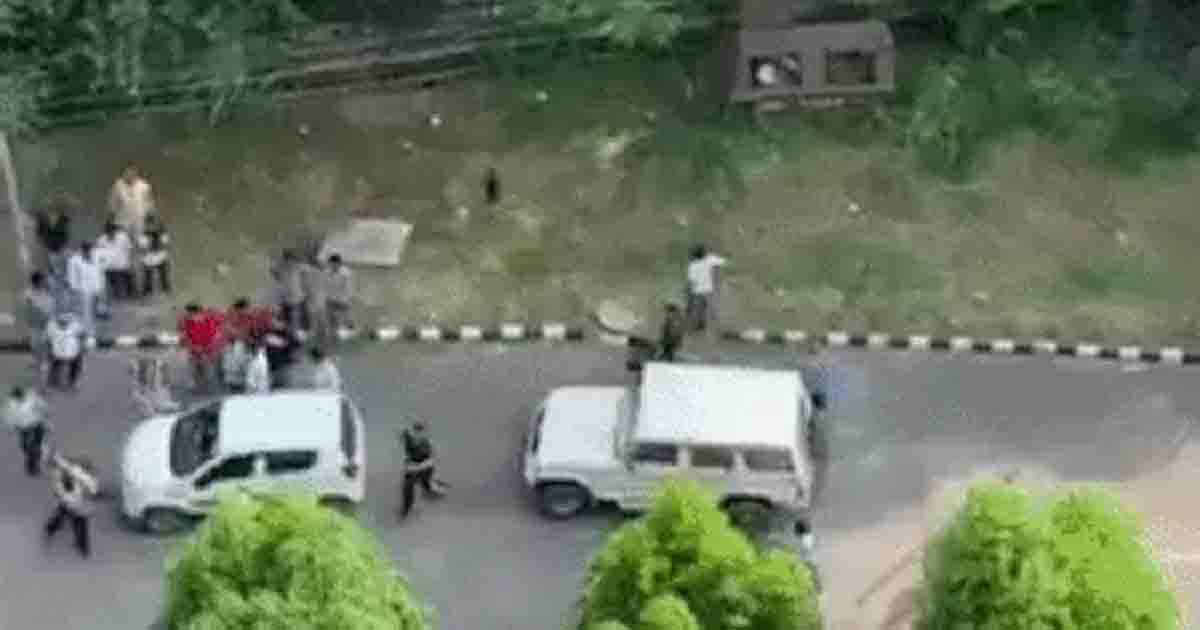 Jalandhar News: जालंधर PTU कैंपस में युवकों के बीच खूनी झड़प, लात-घूंसों से एक-दूसरे पर हमला; VIDEO वायरल