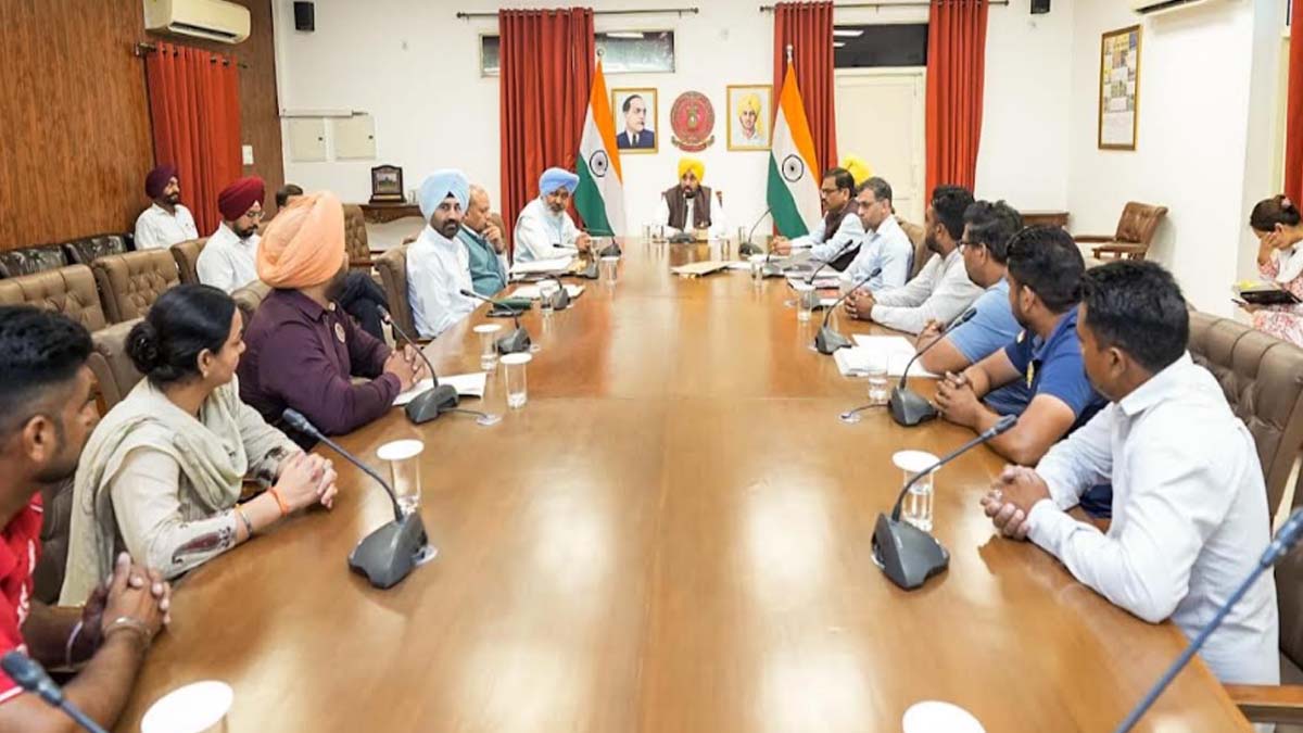 Punjab News: सीएम मान ने आदर्श स्कूलों के शिक्षकों के वेतन में 120 प्रतिशत से अधिक बढ़ोतरी करने को दी मंजूरी