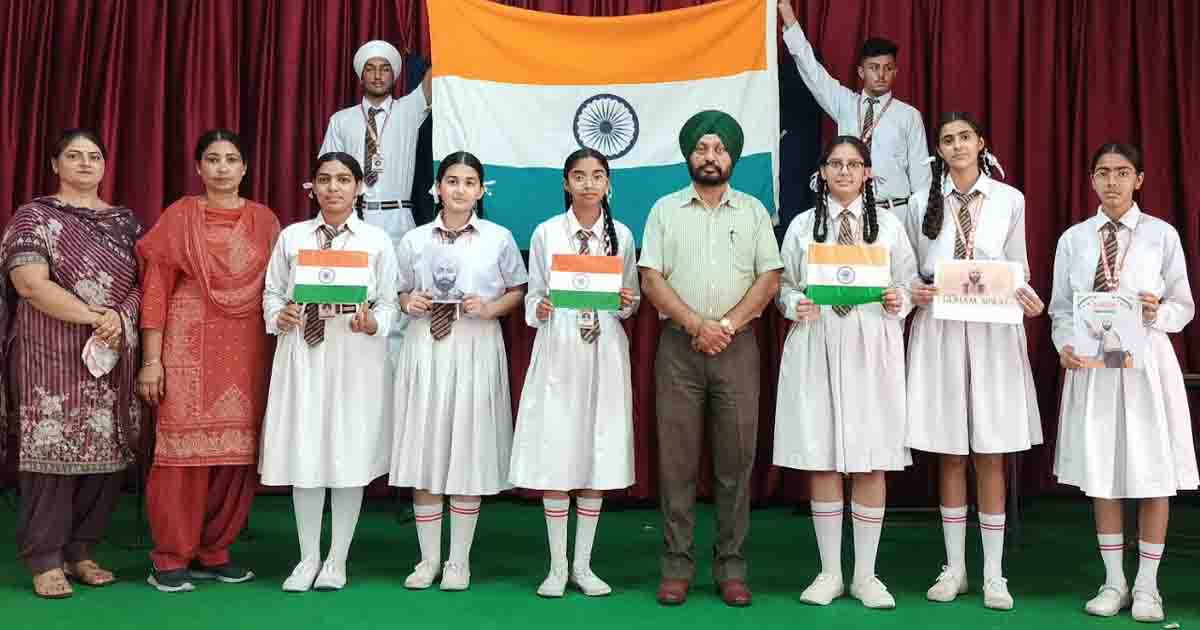 Jalandhar News: सेंट सोल्जर ग्रुप में शहीद ऊधम सिंह जी का श्रद्धापूर्वक मनाया गया शहीदी दिवस 