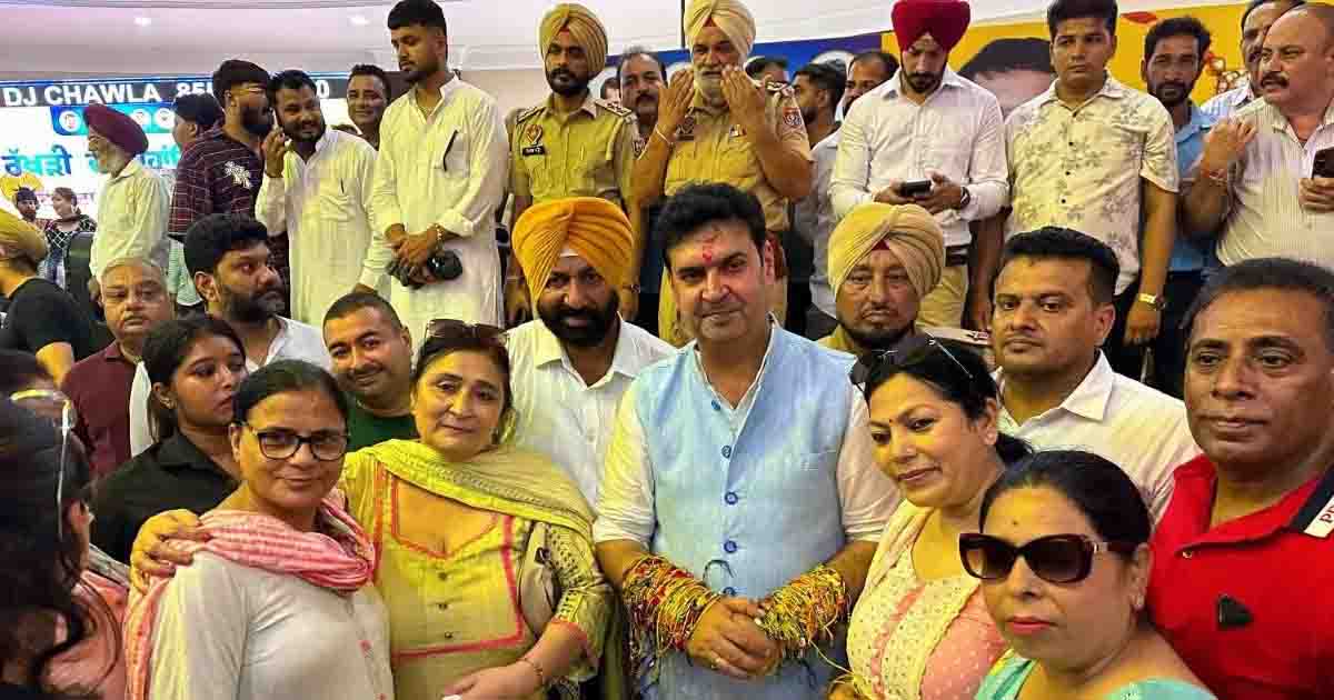 Jalandhar News: मेयर वनीत धीर को 5000 बहनों ने बांधी राखी, बोले- हर सुख-दुख में रहूंगा साथ