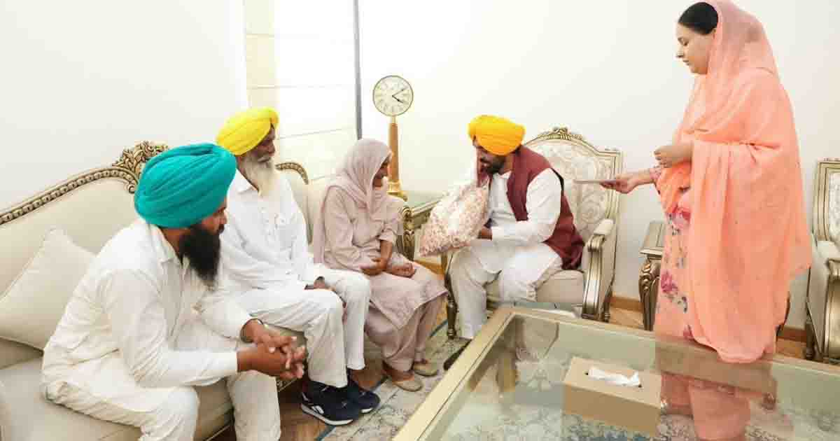 Punjab News: पंजाब की महिलाओं को बड़ी सौगात, सम्मान राशि के 3,824.87 करोड़ रुपये सीधे बैंक खातों में ट्रांसफर