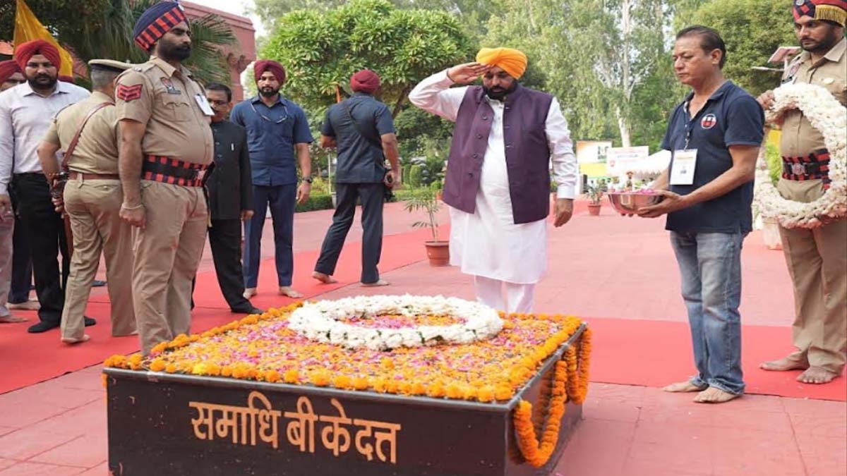 Punjab News: हुसैनीवाला में भगत सिंह को CM मान ने दी श्रद्धांजलि, 24.99 करोड़ से बनेगा हेरिटेज कॉम्प्लेक्स
