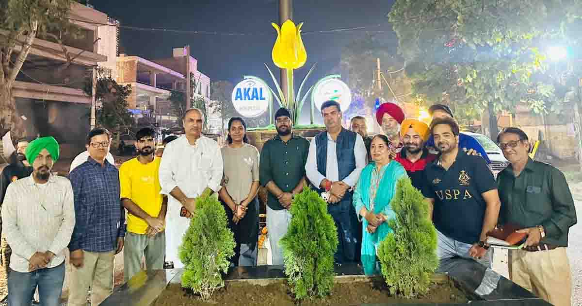 जालंधर मॉडल टाउन एंट्रेंस पर आइलैंड का उद्घाटन, मेयर विनीत धीर ने बढ़ाया सौंदर्यीकरण