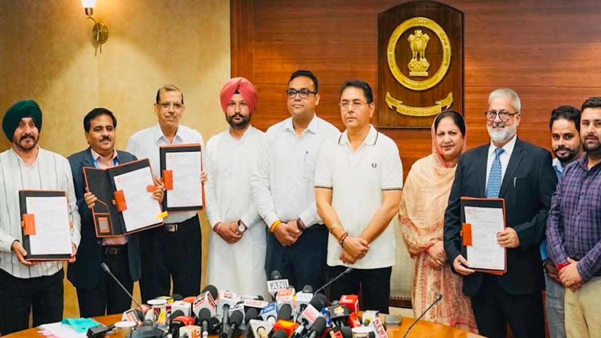 470 करोड़ की लागत से गांवों में लगेंगी 3 लाख सोलर स्ट्रीट लाइटें, सरकार उठाएगी 70% खर्च