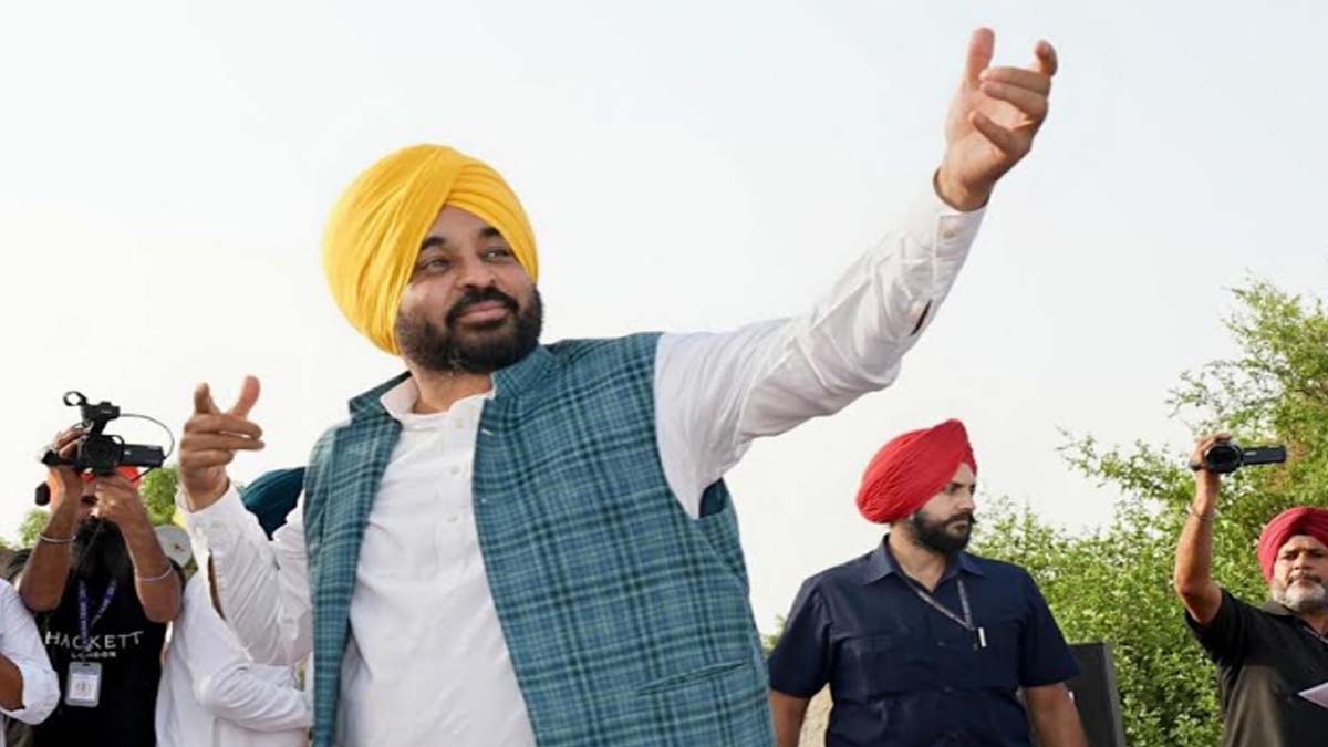 सीएम भगवंत सिंह मान ने मोगा में 'लोक मिलनी' कार्यक्रम के दौरान भारी जनसमूह को किया संबोधित