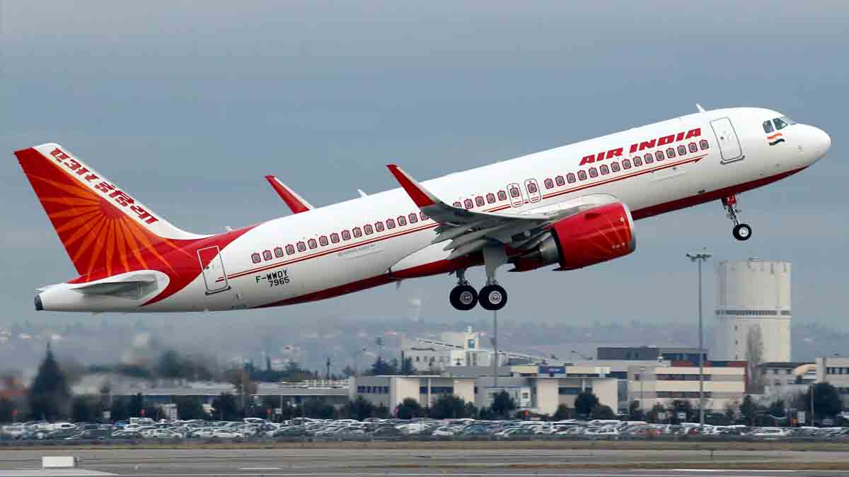Air India Flight Turbulence: थाईलैंड से दिल्ली आ रही एयर इंडिया फ्लाइट तेज टर्बुलेंस में फंसी, 15 यात्री घायल