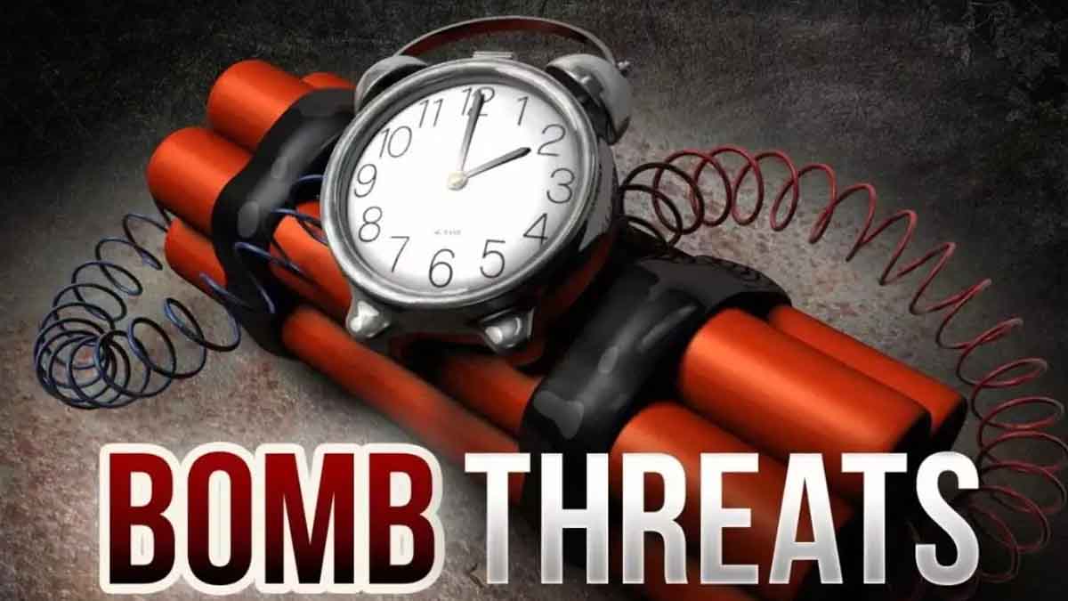 Bomb Threat: 3 स्कूलों को बम धमकी से हड़कंप: ईमेल आते ही कराए गए खाली, पुलिस ने शुरू की जांच