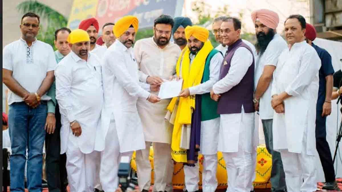 CM Mann addressing large gathering during Lok Milni in Phagwara