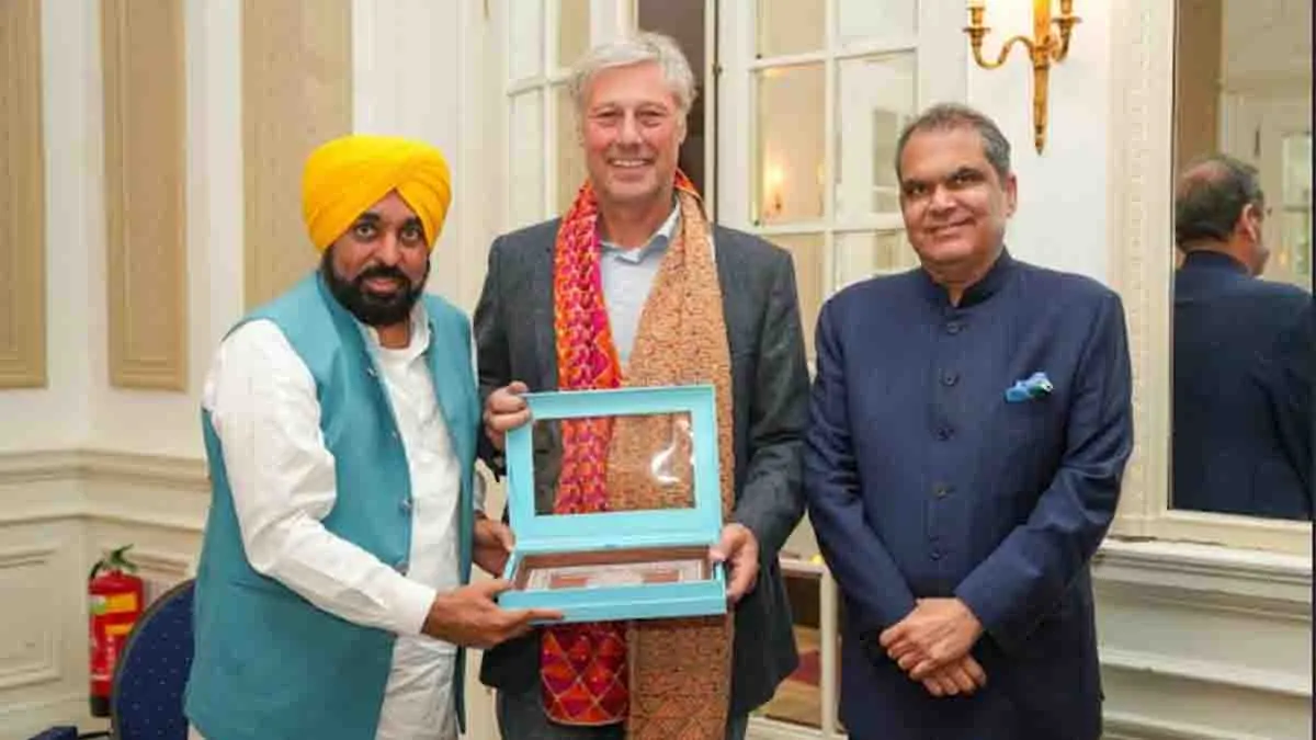 Punjab: मुख्यमंत्री ने हॉलैंड के महान हॉकी खिलाड़ी फ्लोरिस जान बोवेलैंडर से की मुलाकात