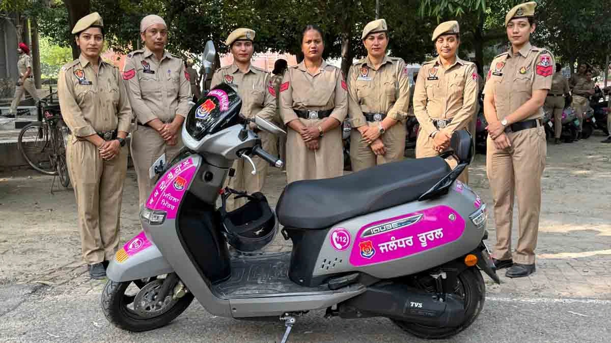DGP Gaurav Yadav flagged off e-scooters for women police personnel