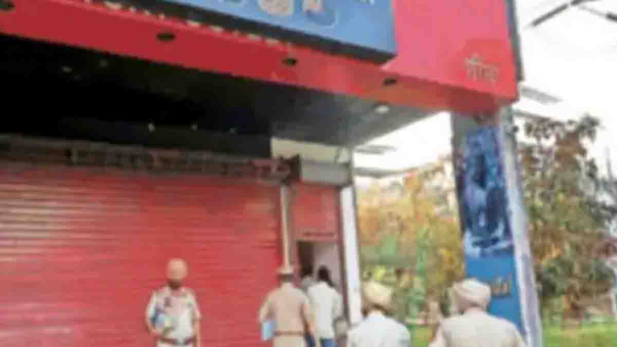 Jalandhar News: जालंधर में स्पा सेंटर में रेड करने पहुंची पुलिस को SPA संचाक ने बनाया 'बंधक', जमकर हंगामा