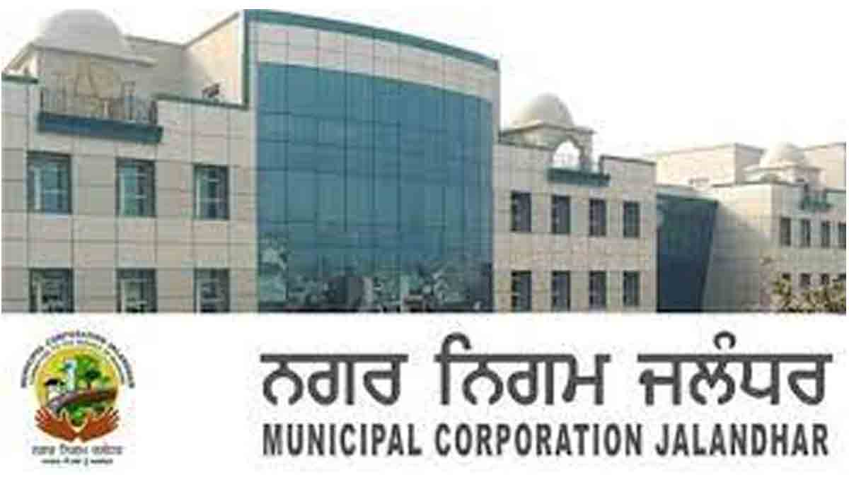 नगर निगम कर्मचारियों की हड़ताल जारी, मेयर वनीत धीर ने संभाला मोर्चा
