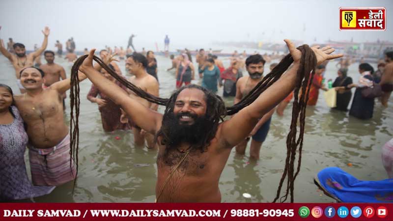 UP News: महाकुम्भ में 10 करोड़ श्रद्धालुओं ने लगाई त्रिवेणी संगम में पावन डुबकी