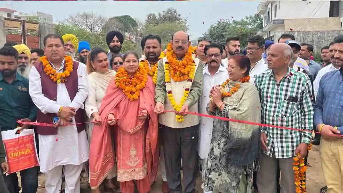 Jalandhar News: मोहिंदर भगत ने गीता कॉलोनी में  सड़कों के निर्माण कार्य की शुरुआत